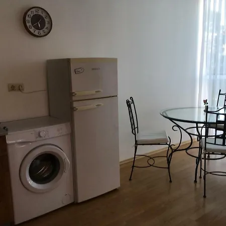 萨拉福沃住宅公寓 * 布尔加斯